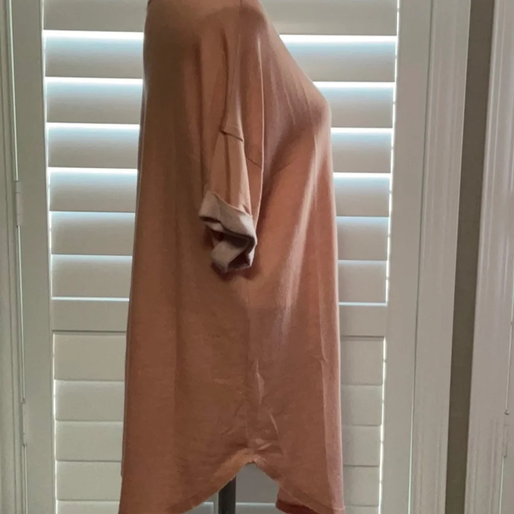 FEMME - Picture 2 of 6